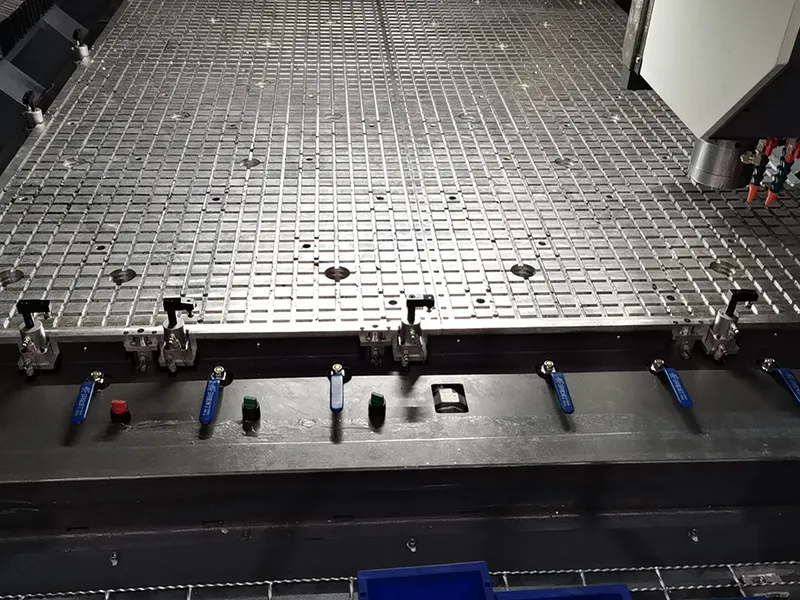 Plateau à dépression CNC